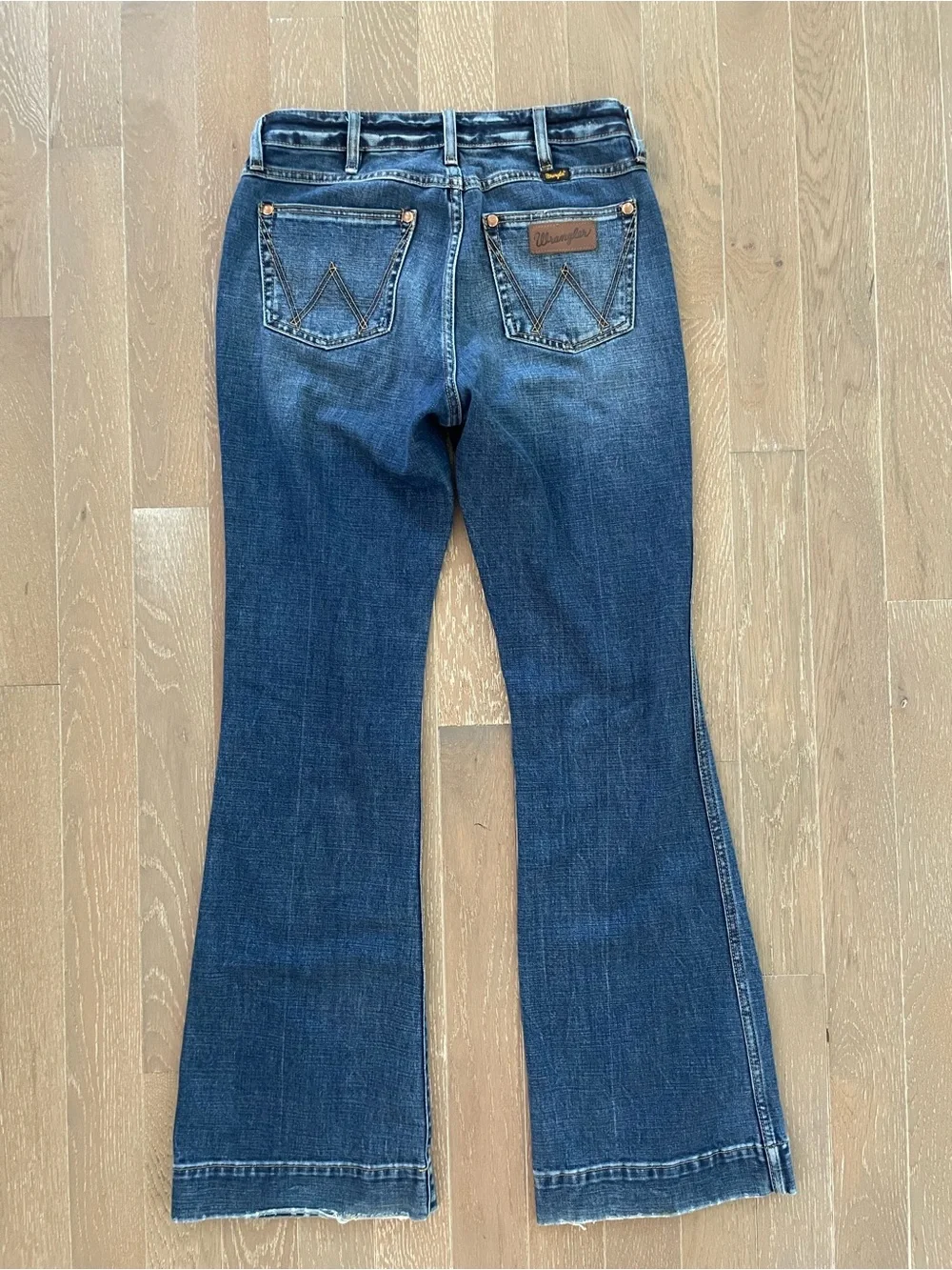 Wrangler Trouser Boot Jeans Women’s Medium Wash Flare - Picture 4 of 5